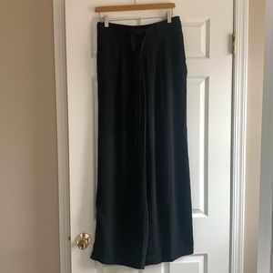Wide leg dress pant with pockets and drawstring tie belt